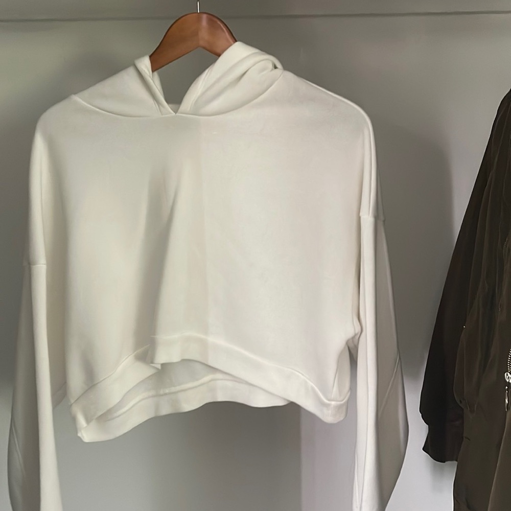 White cropped sweatshirt